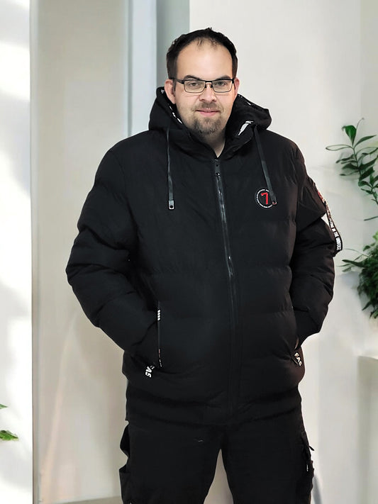 Winterjacke mit Highlights und abnehmbarer Kapuze schwarz in versch. Größen