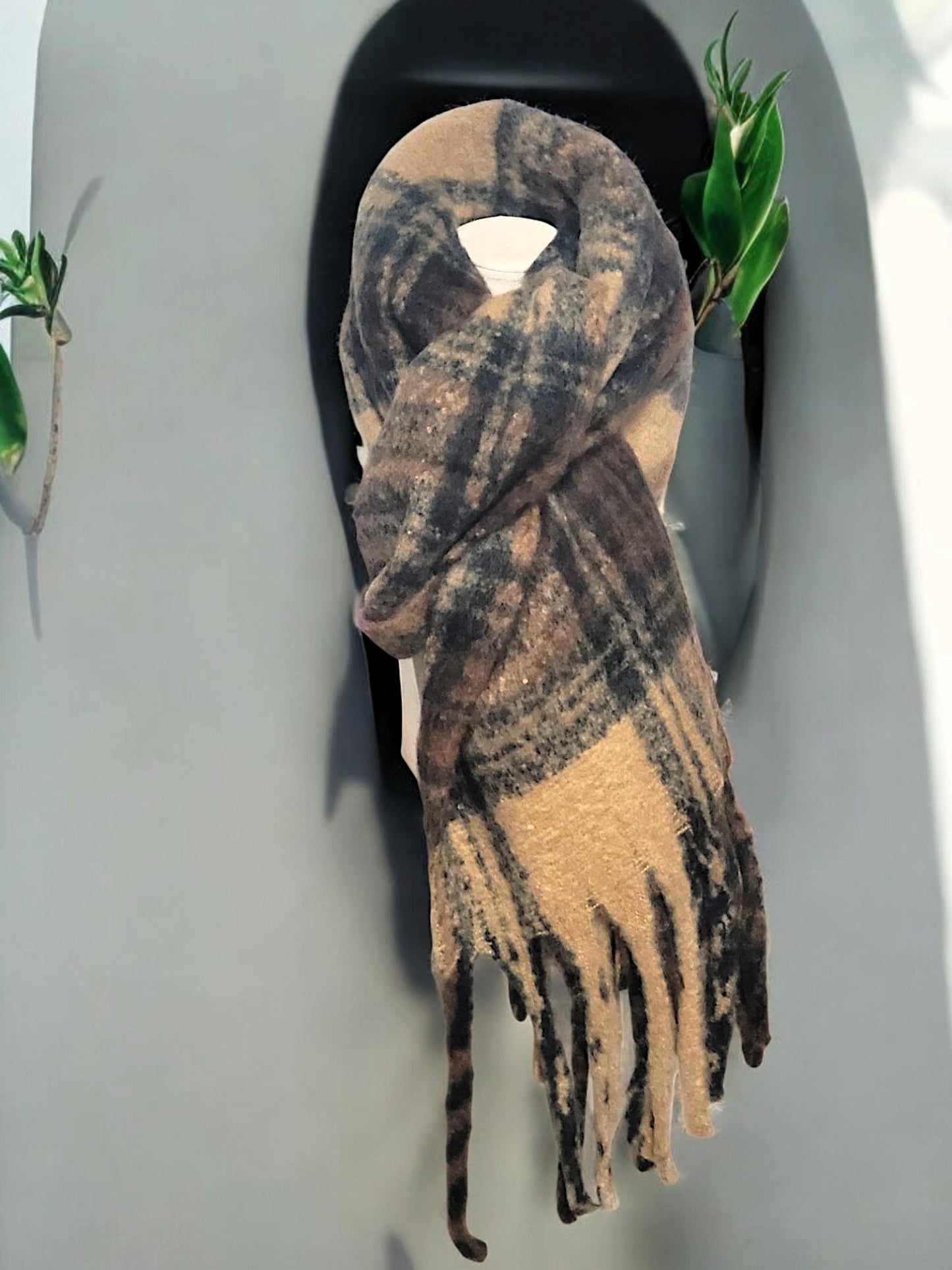 Schal mit Franzen in versch. Farben