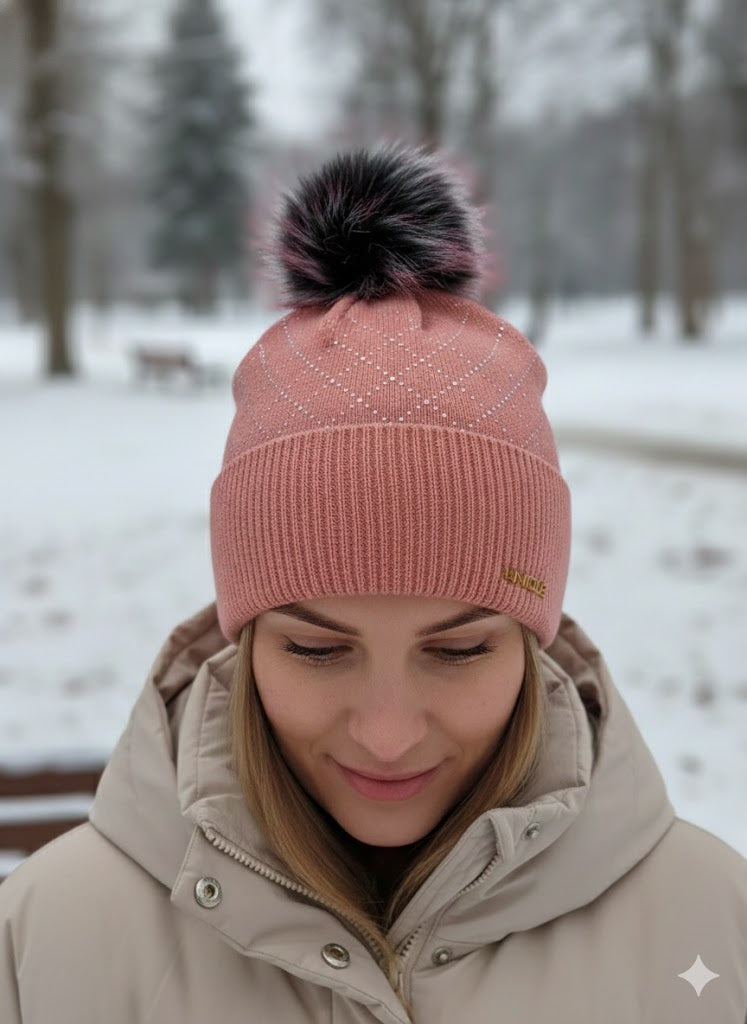 ✨ Wintermütze mit Fellbommel & Glitzer-Details – in 4 Farben ✨