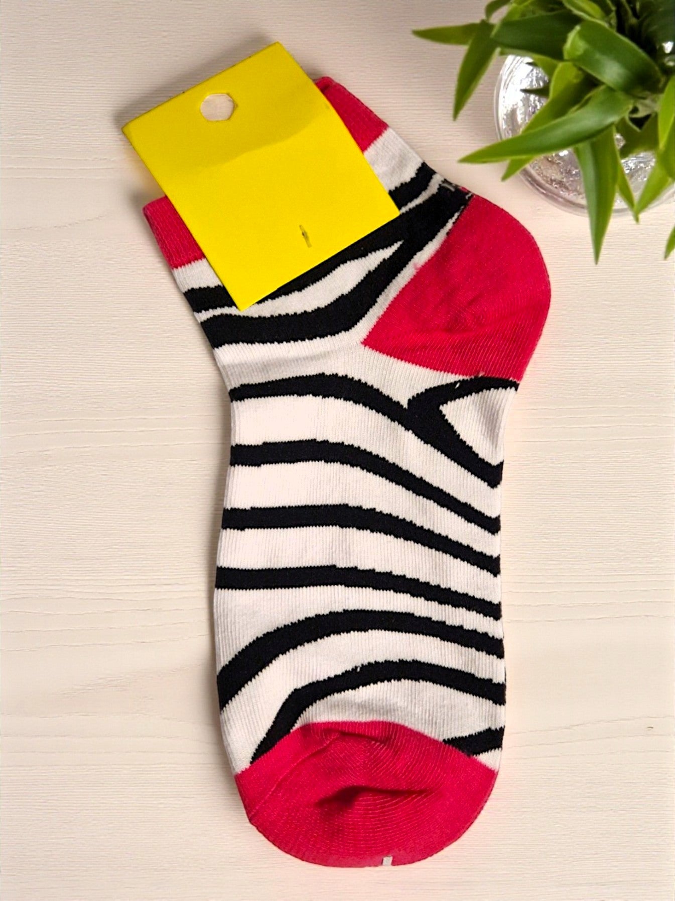 🦓🧦 Zebra-Söckchen – Gr. 36–41 – 2 Farben: Pink-Weiß & Schwarz – stylisch, wild & bequem! 💥🌈