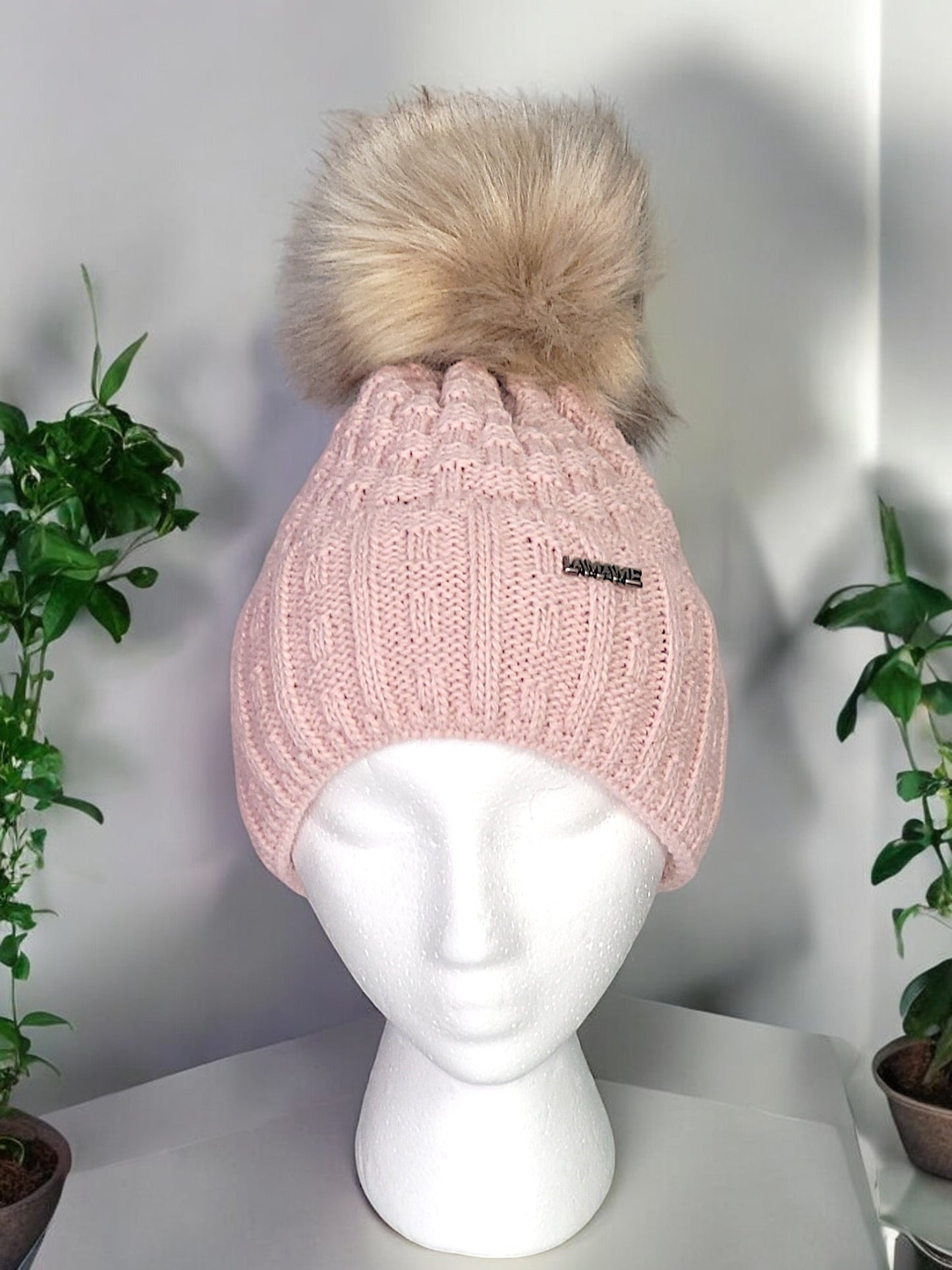 Wintermütze mit Bommel in versch. Farben