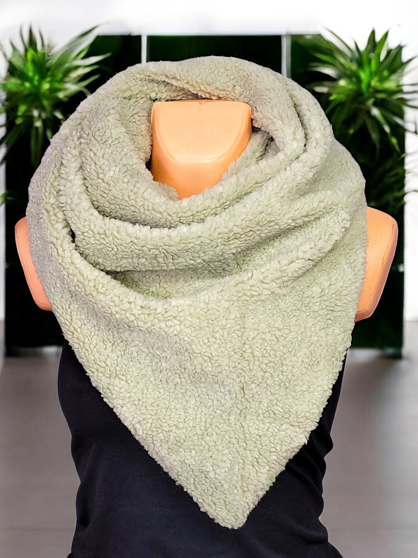 XXL Teddy-Dreiecksschal in versch. Farben