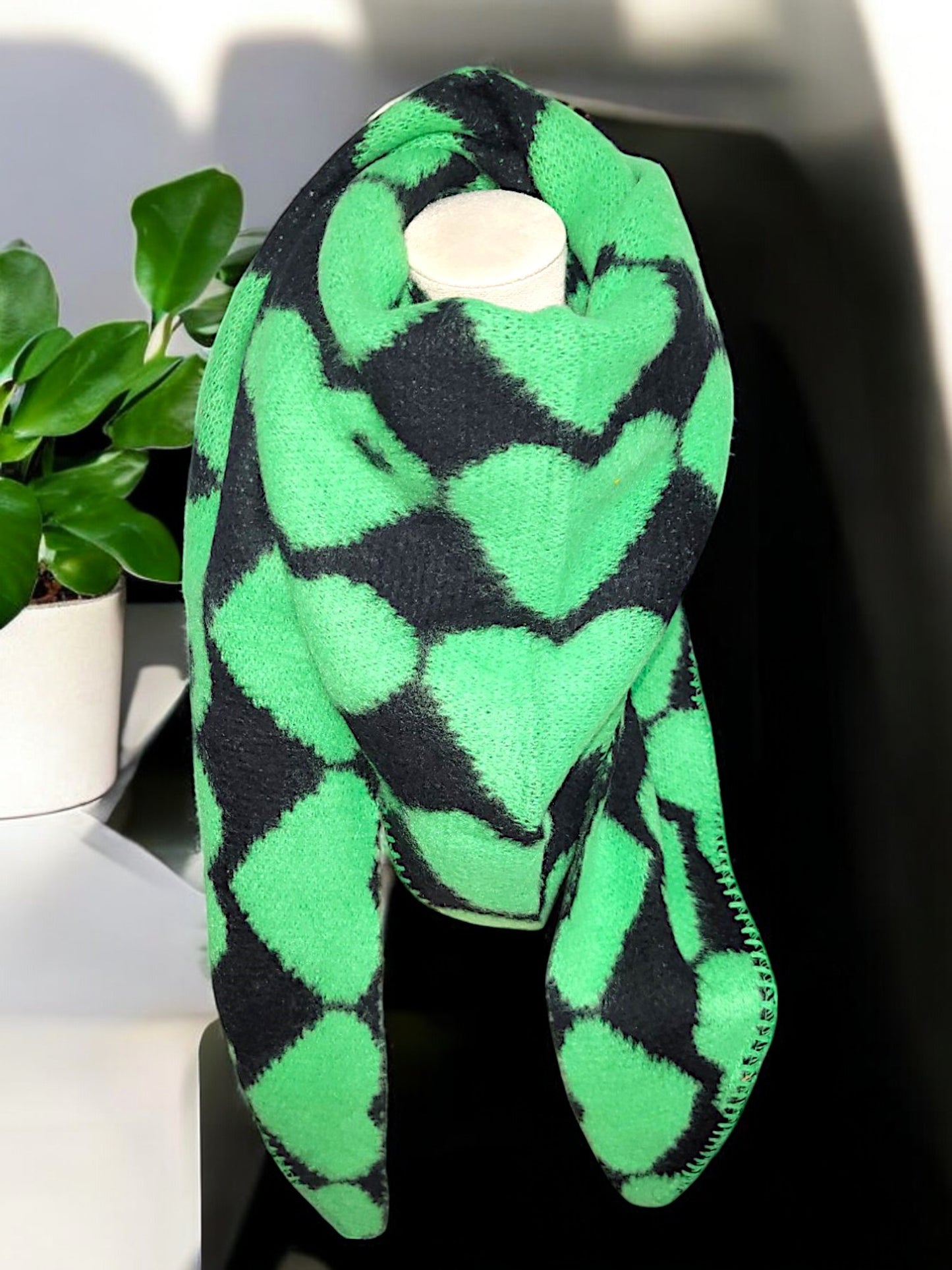 Kuschelwolle Dreiecksschal Herz in versch. Farben