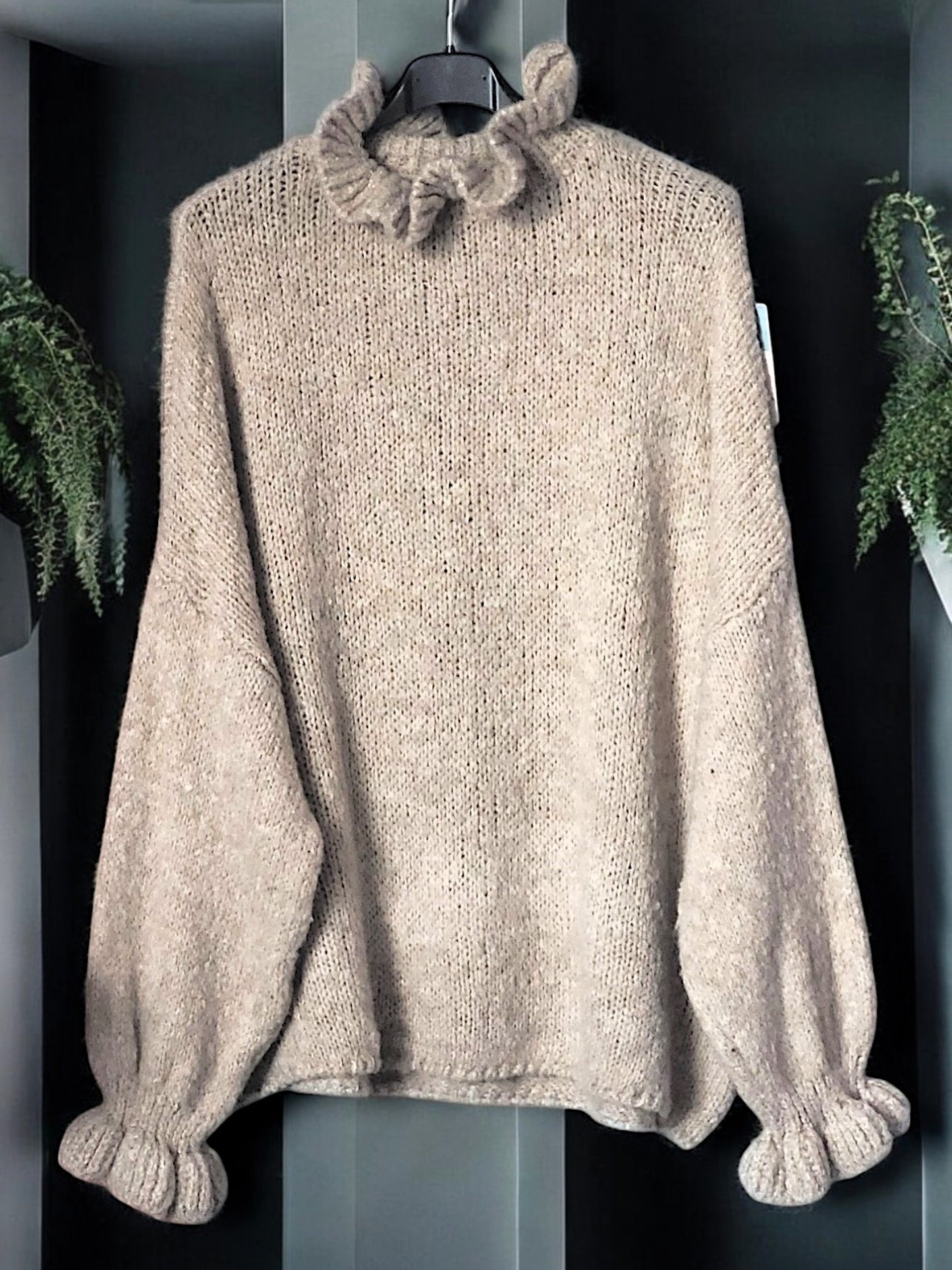 Kuschliger Strick-Pullover mit Rüschen Gr. 46 - 50 in versch. Farben