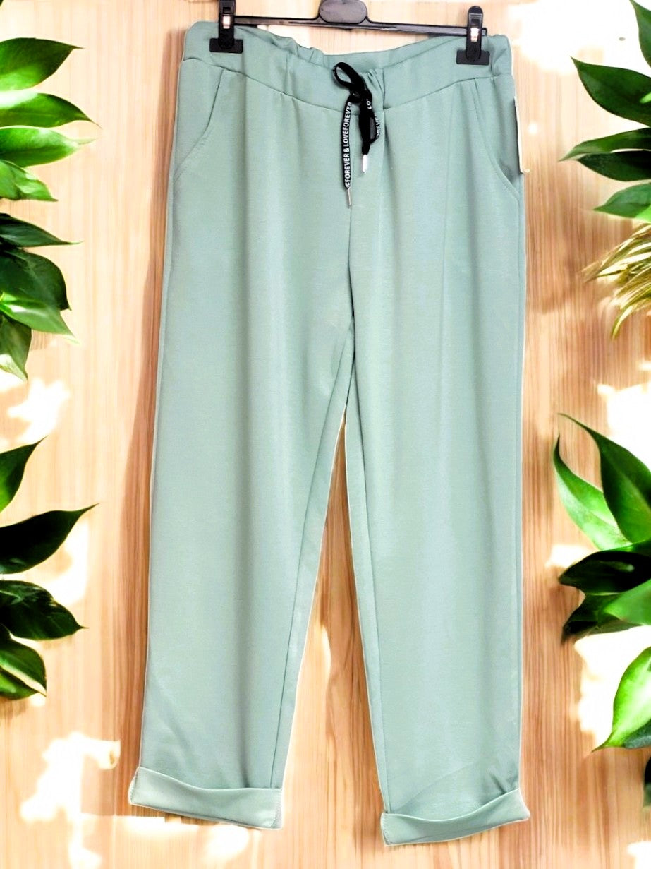 Trendige Hose mit perfektem Tragekomfort Gr. 46-52 in versch. Farben