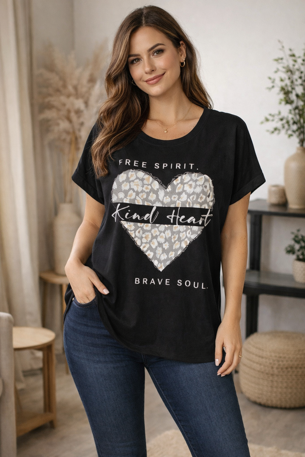 🌟 T-Shirt „Free Spirit – Kind Heart“ – 5 Farben – Gr. 36–42 – mit Leo-Herz & Glitzersteinchen 💕🖤