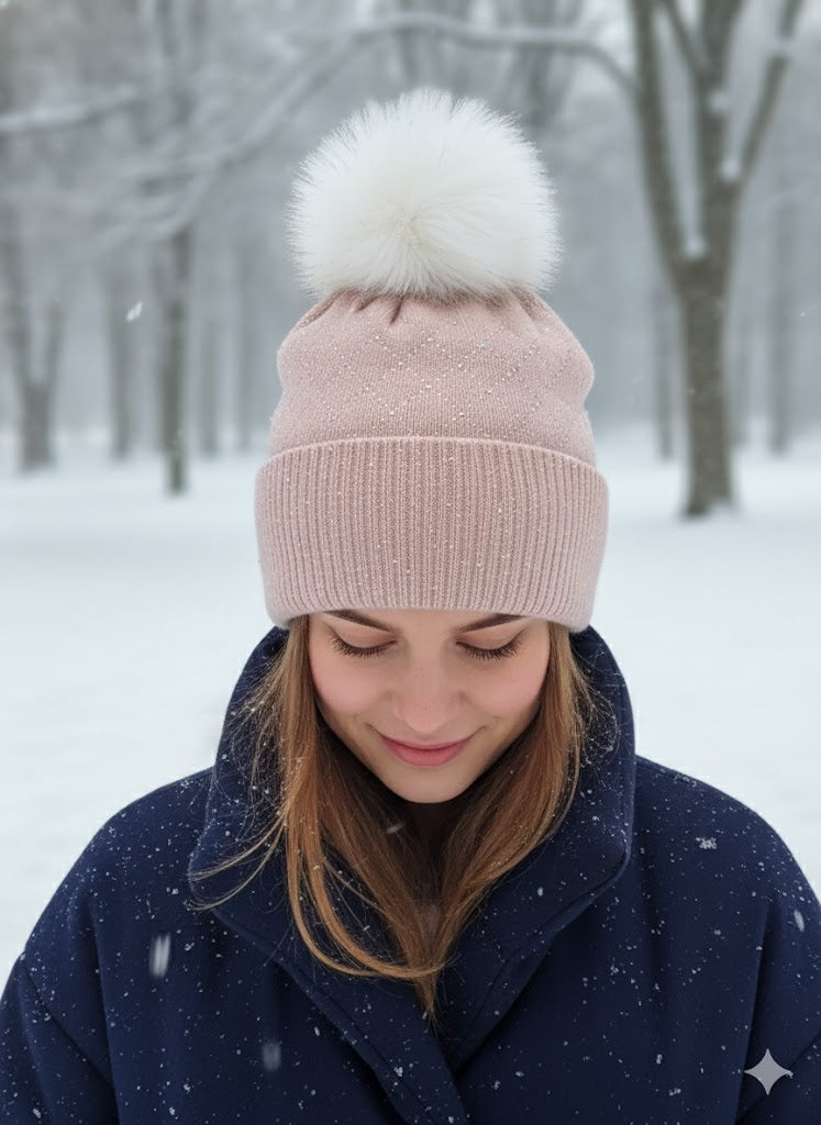✨ Wintermütze mit Fellbommel & Glitzer-Details – in 4 Farben ✨