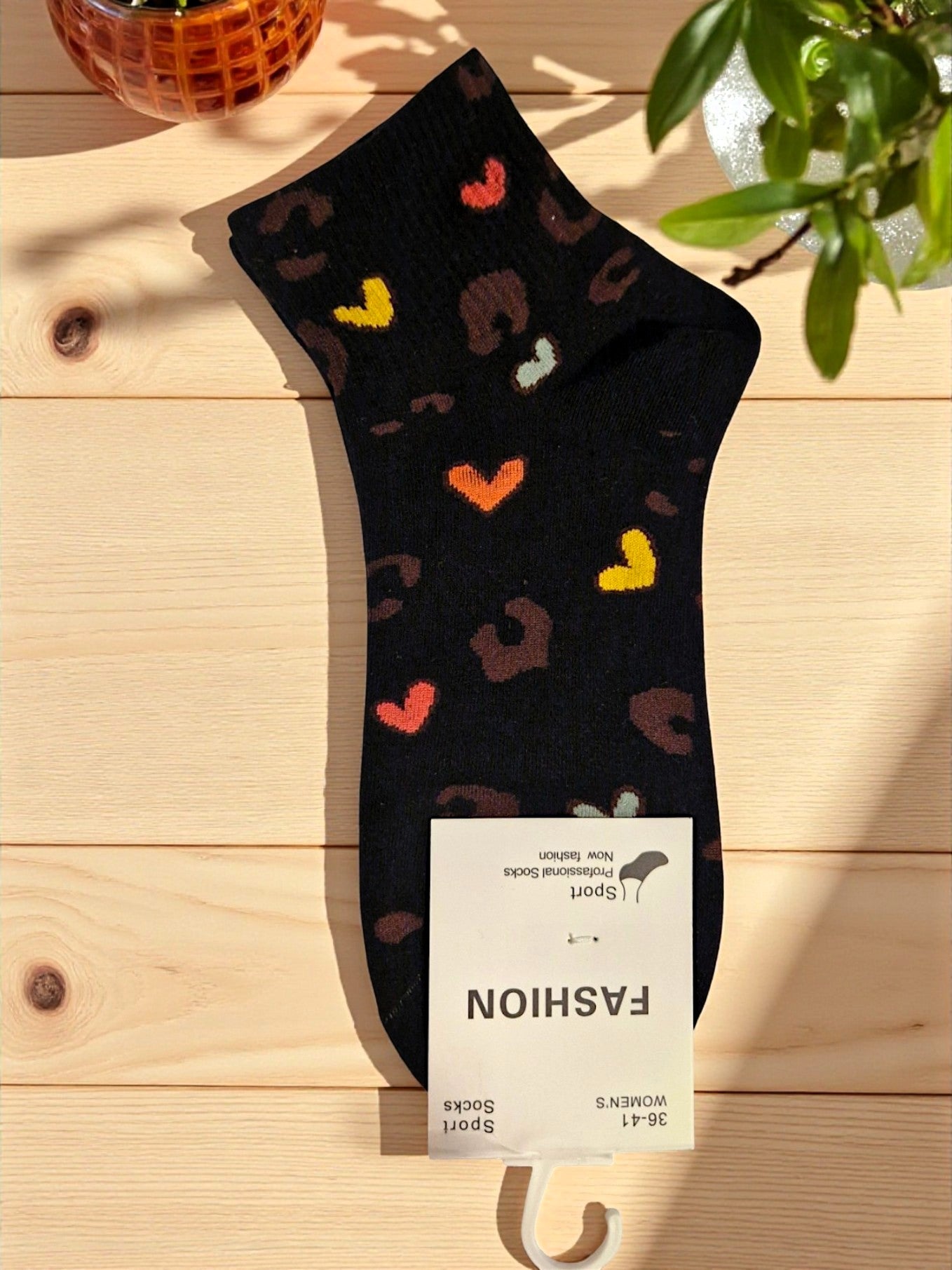 🧦✨ Sport Söckchen mit bunten Herzchen – Gr. 36–41 – Schwarz mit Farbakzenten 🖤🌈
