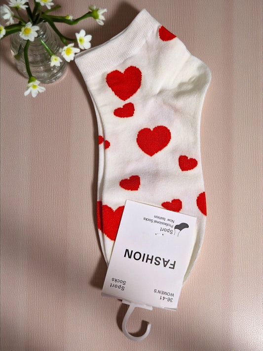 🧦❤️ Sport Söckchen – Herzchenliebe in Weiß & Rot ❤️🧦
