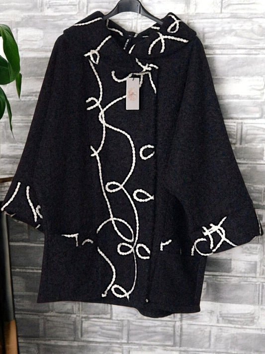 🧥 Teddy-Kurzmantel Schwarz mit Muster – Gr. 42–48